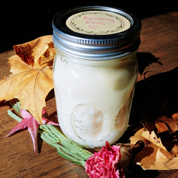 New✨Ravishing Rose Candle - Picture 3 of 6